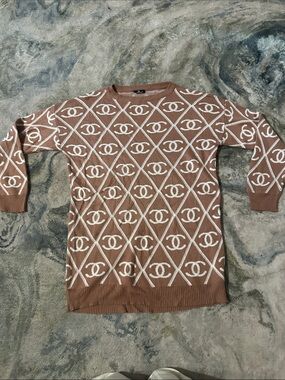 Chanel Blush Pink/ Beige Patterned CC logo over sized Sweater or Dress